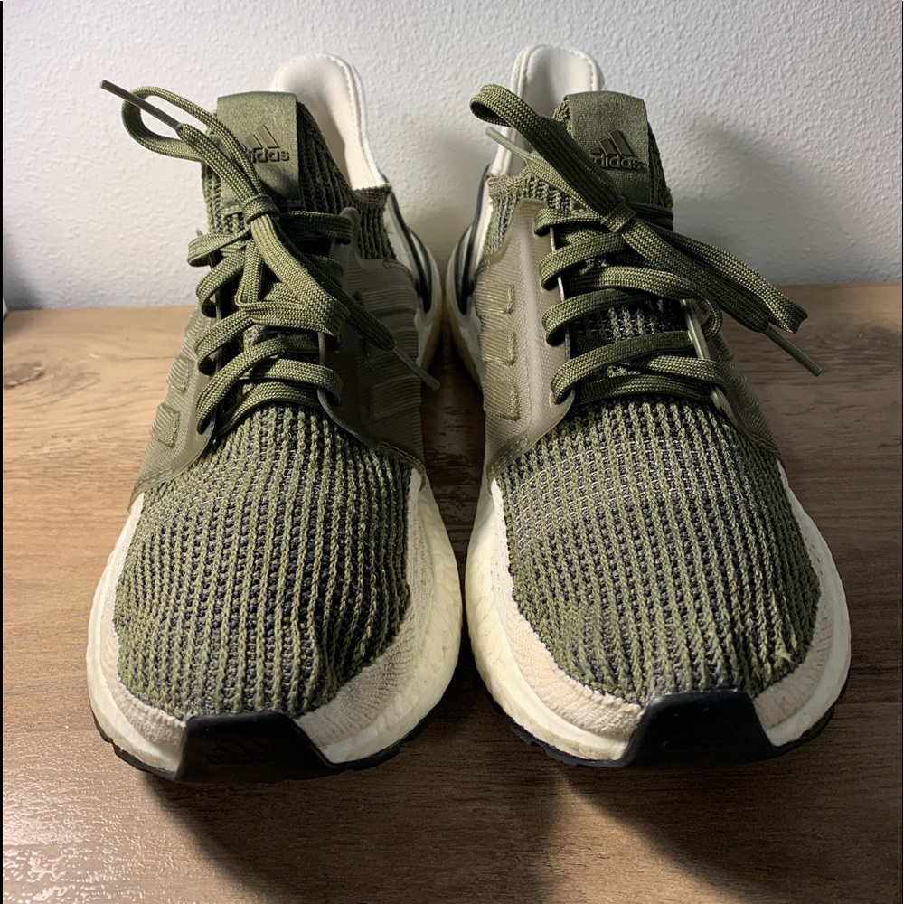Adidas ultraboosts 19 mens size 9